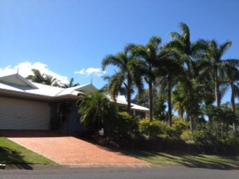 1 Albizia Close, Redlynch QLD 4870