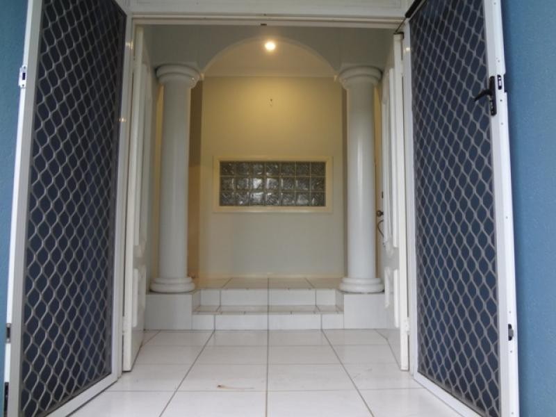 1 Albizia Close, Redlynch QLD 4870