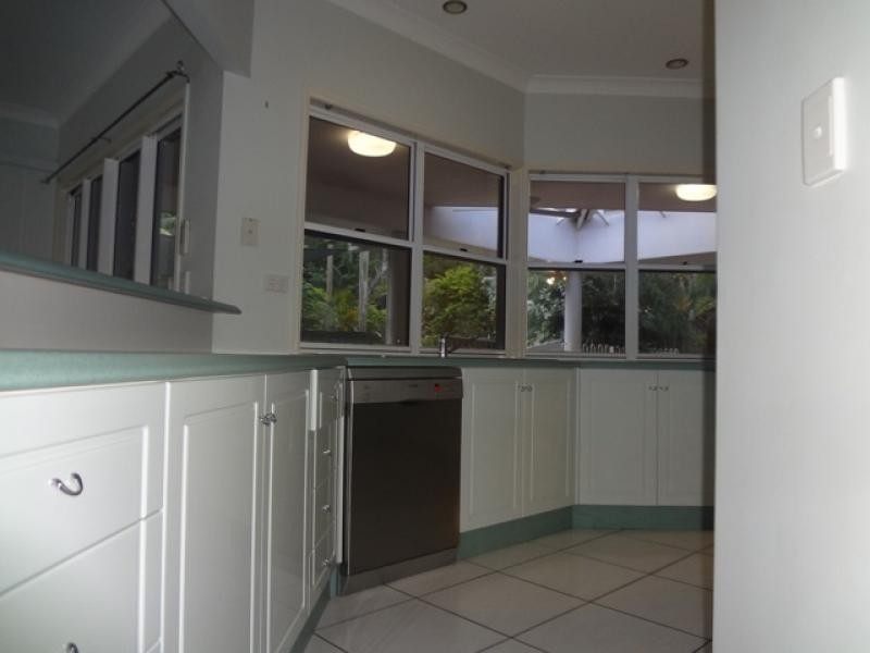 1 Albizia Close, Redlynch QLD 4870