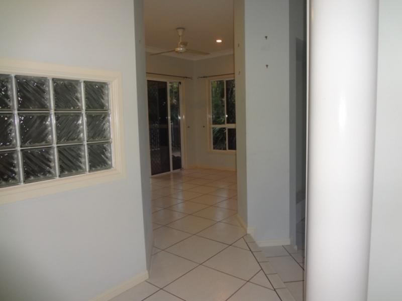 1 Albizia Close, Redlynch QLD 4870