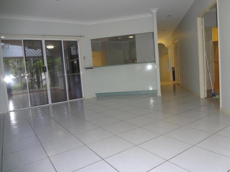 1 Albizia Close, Redlynch QLD 4870