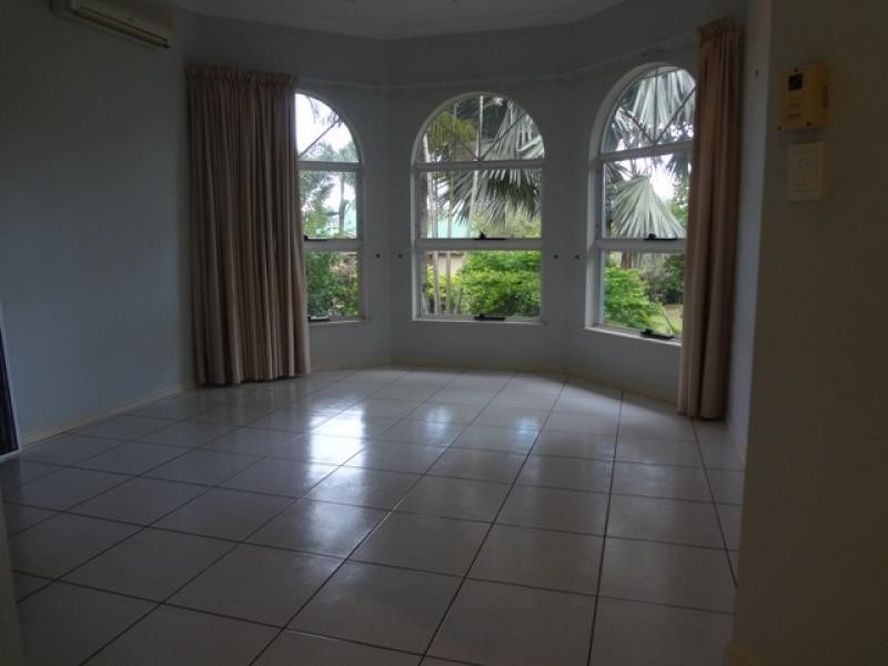 1 Albizia Close, Redlynch QLD 4870