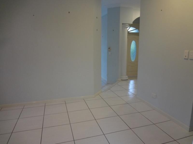 1 Albizia Close, Redlynch QLD 4870