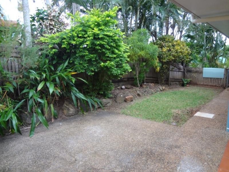 1 Albizia Close, Redlynch QLD 4870