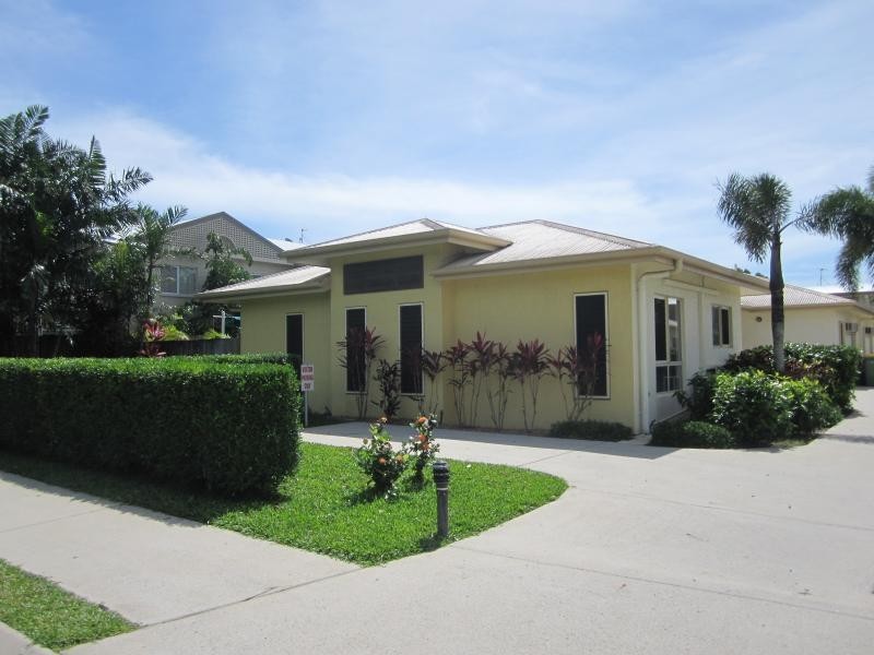 7/4-8 Pool Close, Woree QLD 4868