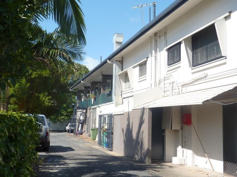 10/2 Kidston Street, Bungalow QLD 4870