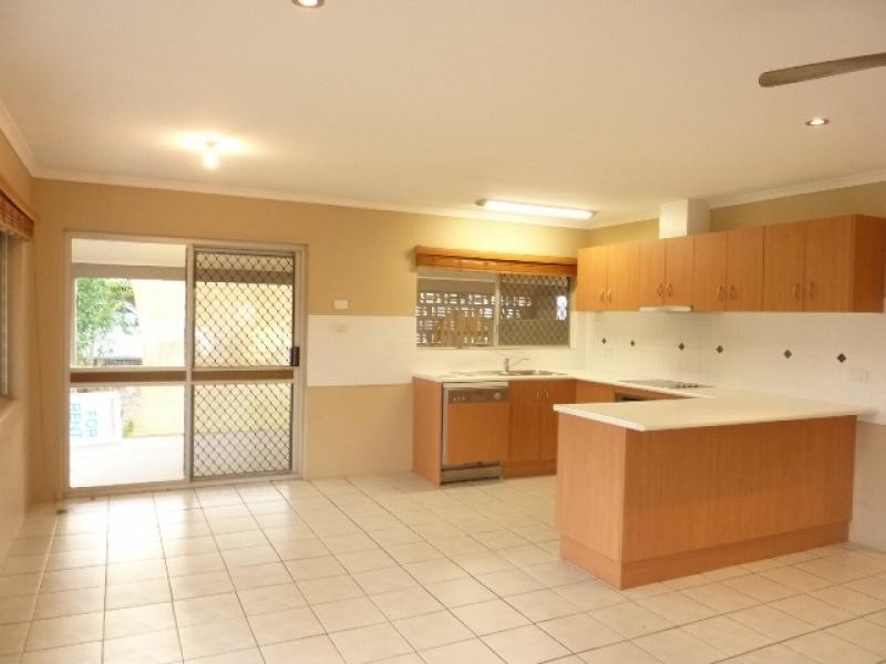 8 Sorrento Street, Woree QLD 4868