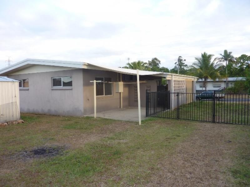 8 Sorrento Street, Woree QLD 4868