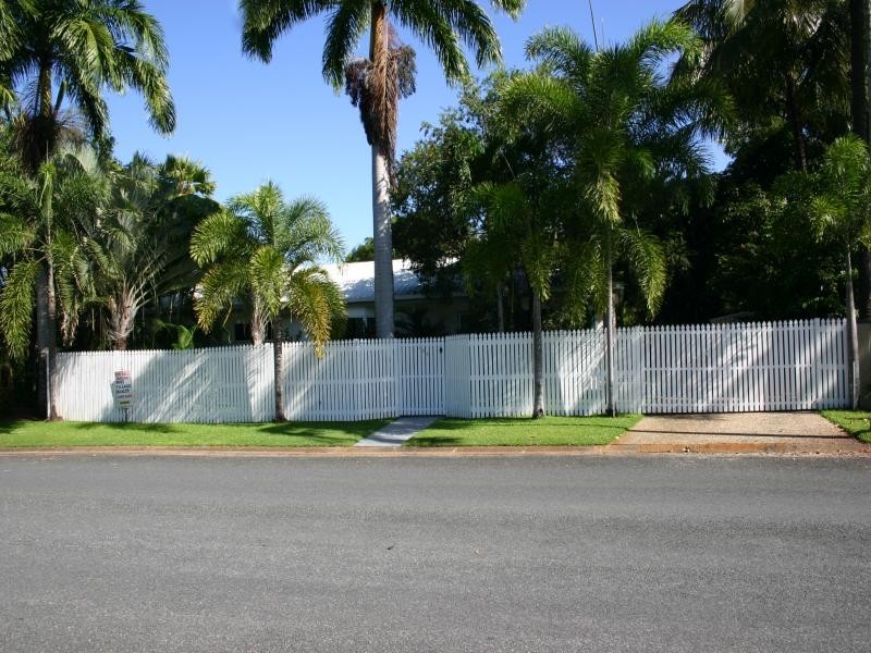 106 St Crispins Ave, Port Douglas QLD 4877