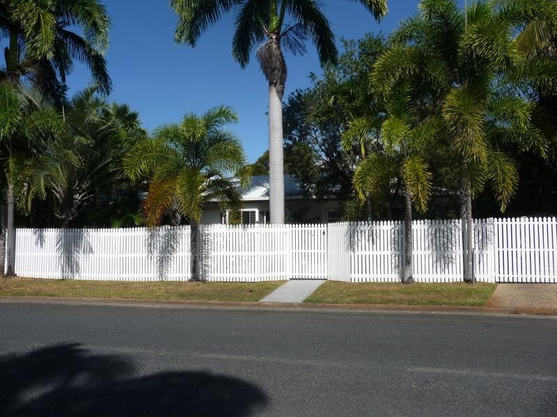 106 St Crispins Ave, Port Douglas QLD 4877