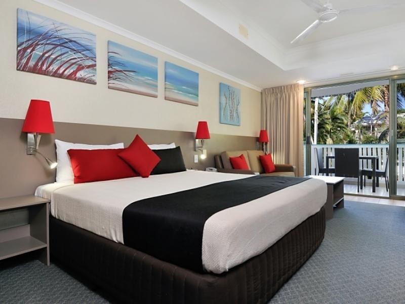 By The Sea – Holiday Studio Apartments, Port Douglas QLD 4877
