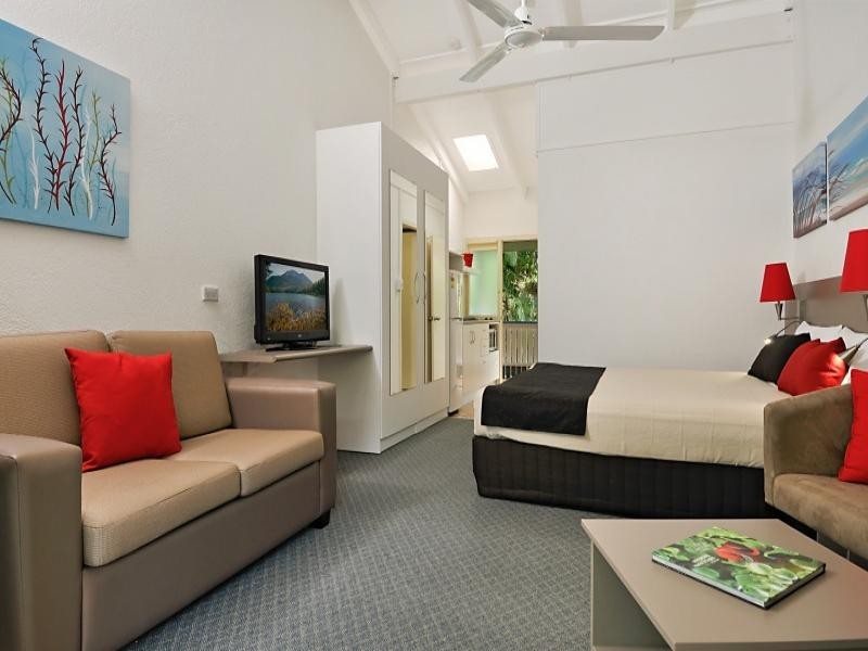 By The Sea – Holiday Studio Apartments, Port Douglas QLD 4877