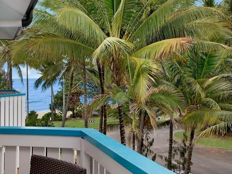 By The Sea – Holiday Studio Apartments, Port Douglas QLD 4877