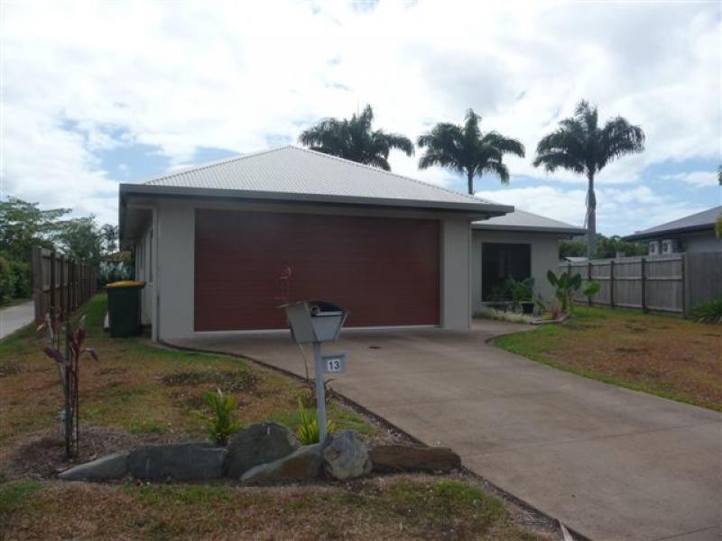 13 Satinash St, Mossman QLD 4873