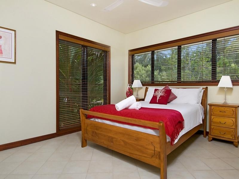 25  Solander Blvd, Port Douglas QLD 4877
