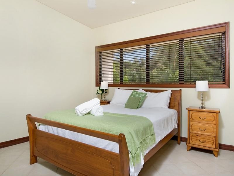 25  Solander Blvd, Port Douglas QLD 4877