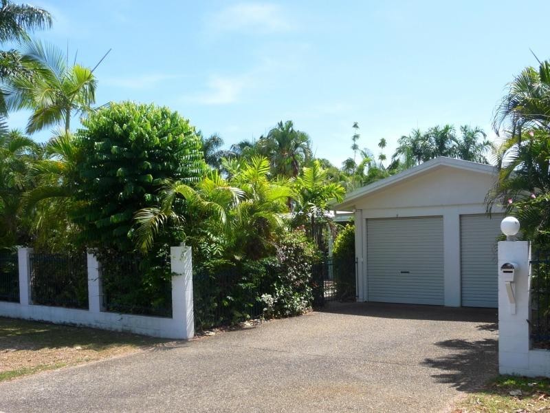 15 Endeavour Street, Port Douglas QLD 4877