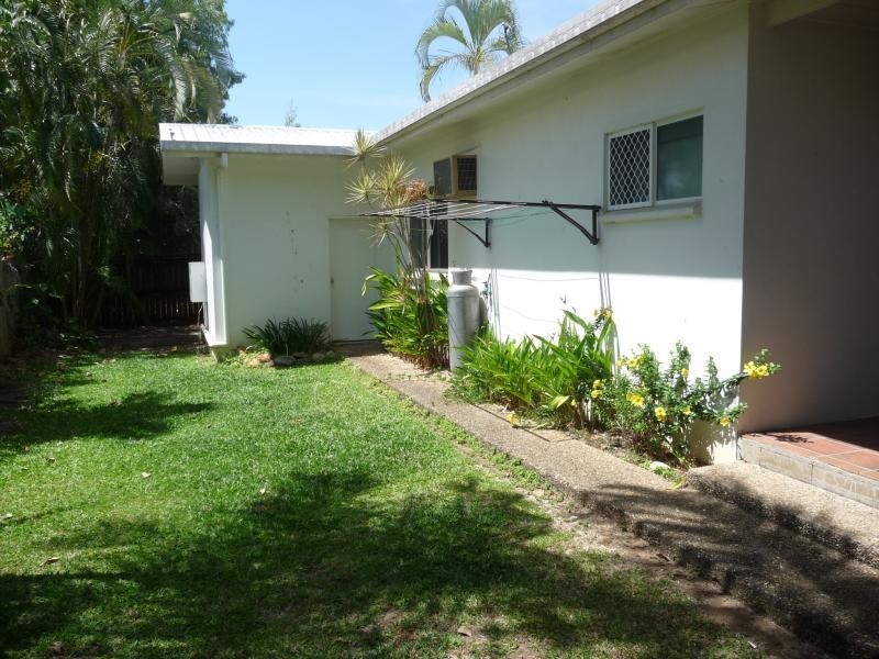 15 Endeavour Street, Port Douglas QLD 4877