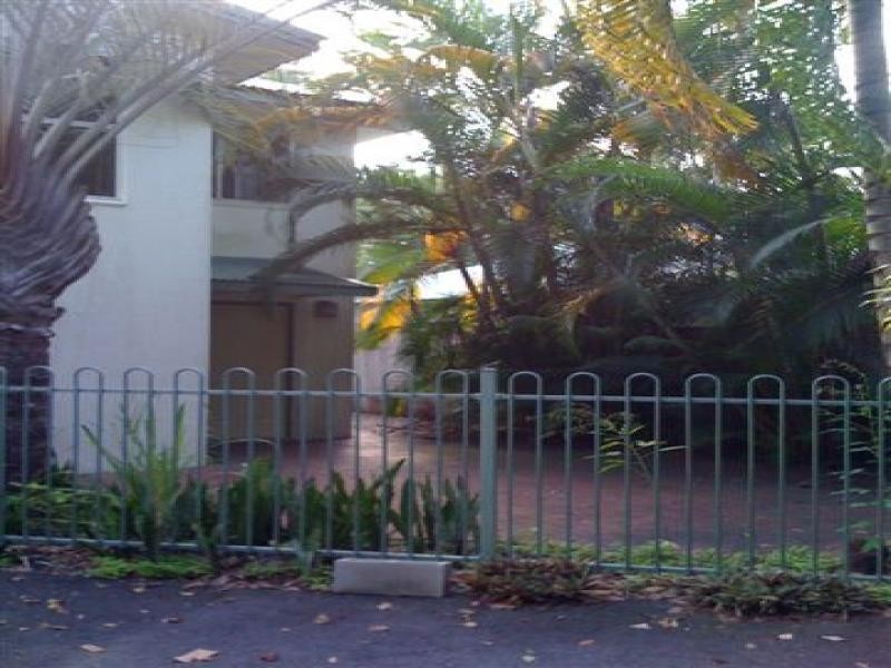 2/57 Nautilus Street, Port Douglas QLD 4877