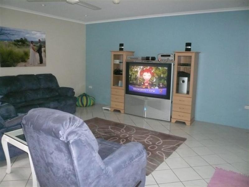 11 Blain St, Mossman QLD 4873