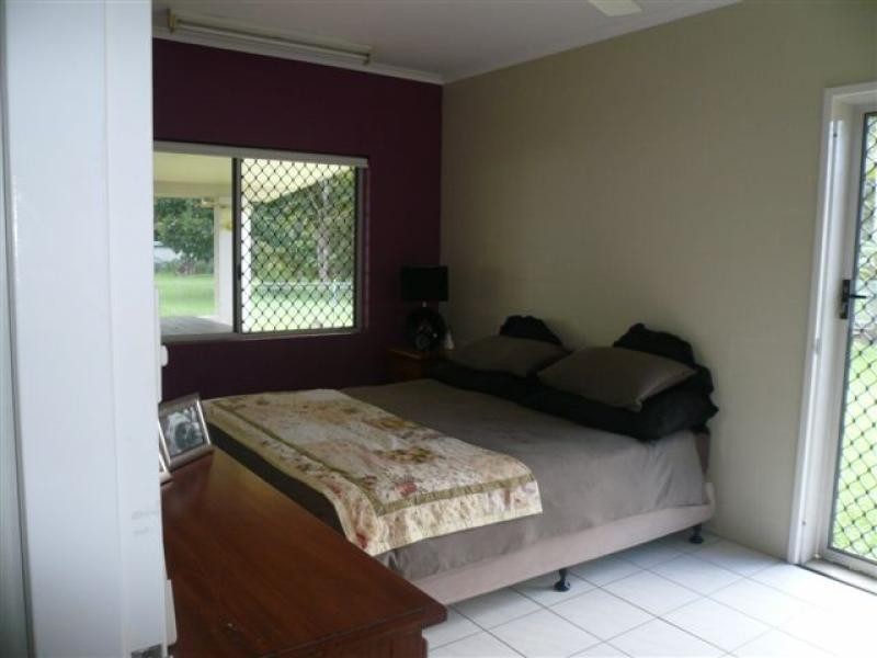 11 Blain St, Mossman QLD 4873