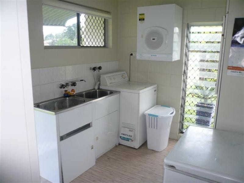 11 Blain St, Mossman QLD 4873