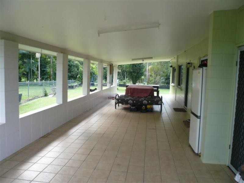 11 Blain St, Mossman QLD 4873