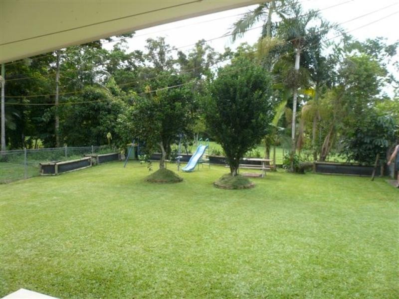 11 Blain St, Mossman QLD 4873