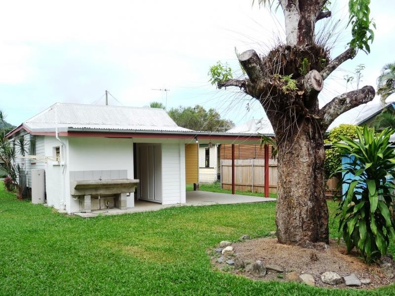 26 Mossman Street, Mossman QLD 4873