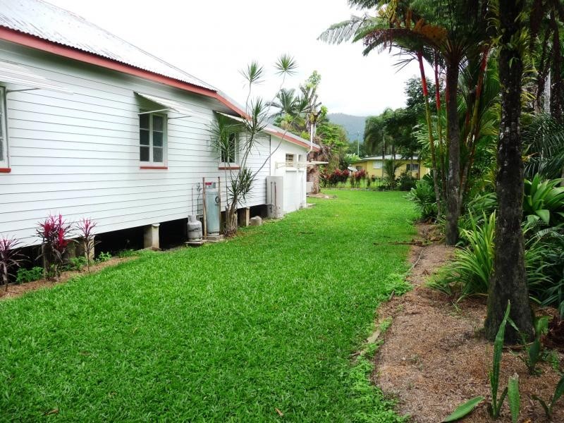 26 Mossman Street, Mossman QLD 4873