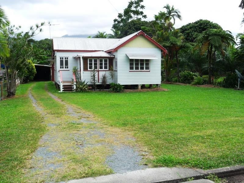 26 Mossman Street, Mossman QLD 4873