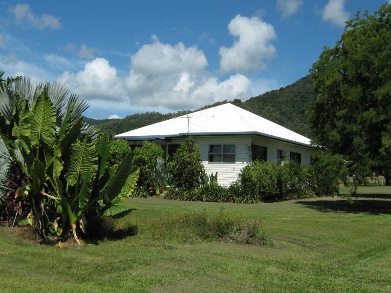7 Captain Cook Highway, Craiglie QLD 4877