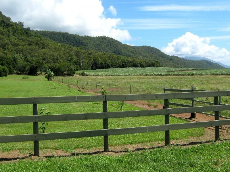 7 Captain Cook Highway, Craiglie QLD 4877