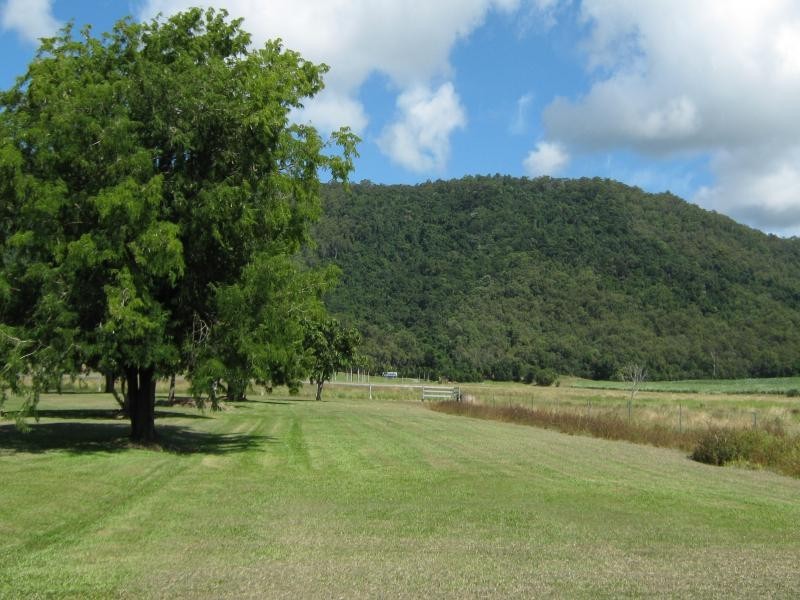 7 Captain Cook Highway, Craiglie QLD 4877