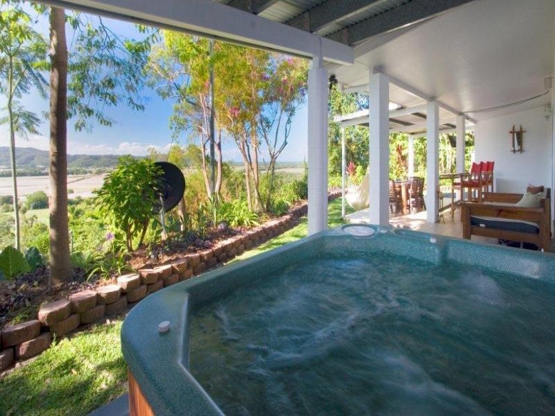 13 Somerset Drive, Miallo QLD 4873