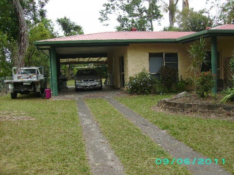 32 Middlemiss Street, Mossman QLD 4873