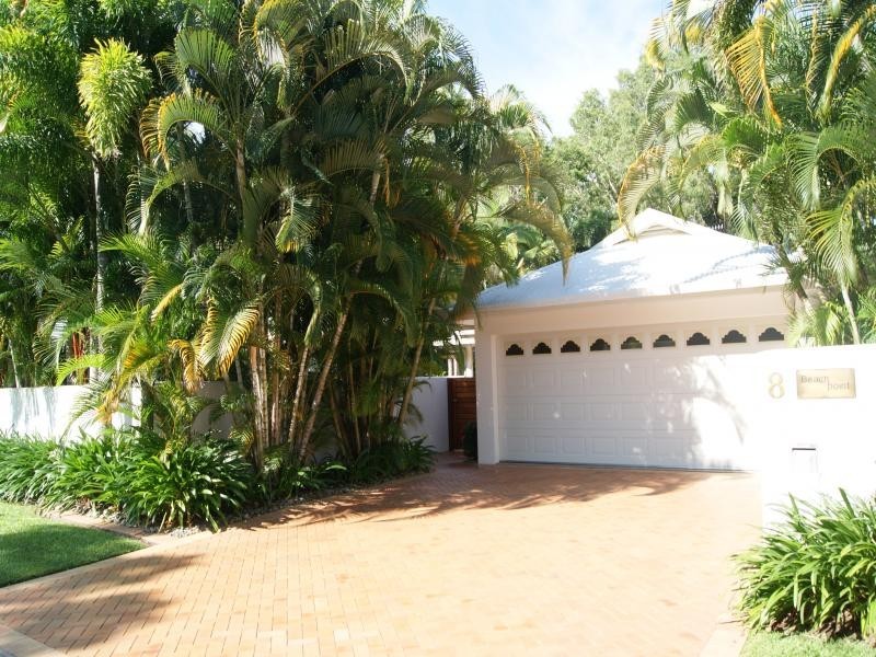 8 Andrews Close, Beach Point, Port Douglas QLD 4877