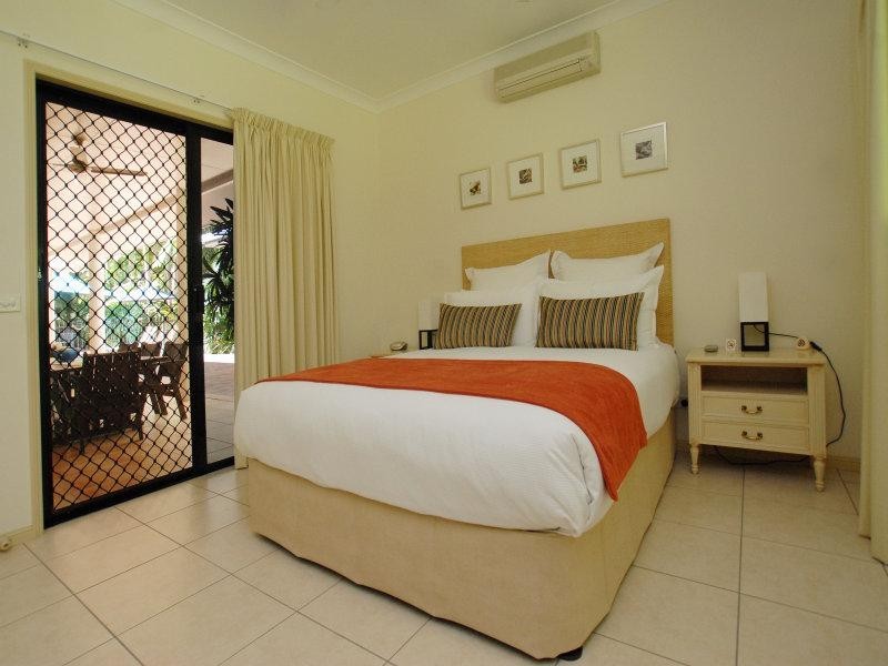 8 Andrews Close, Beach Point, Port Douglas QLD 4877