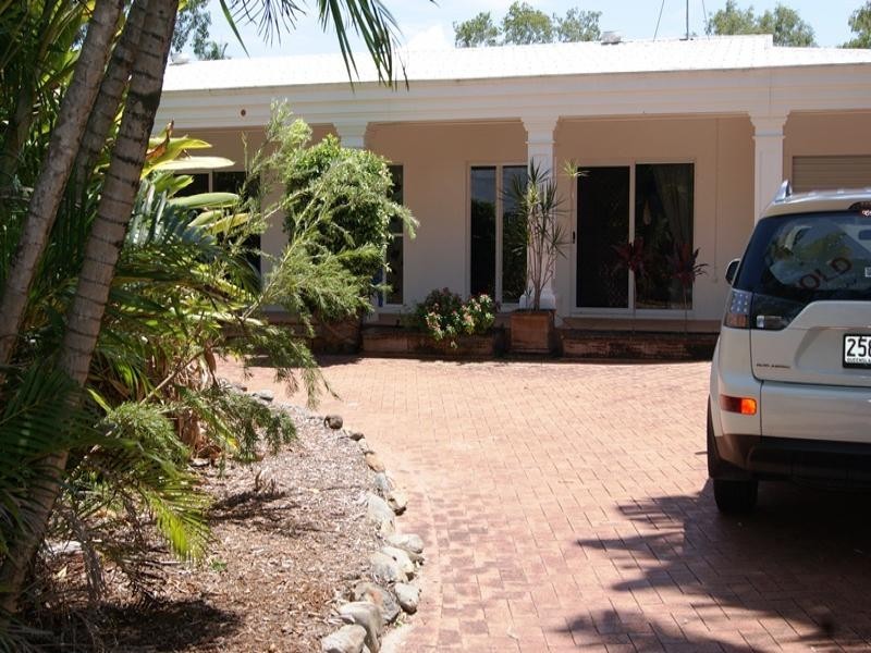 1 SPINNAWAY CLOSE, Port Douglas QLD 4877