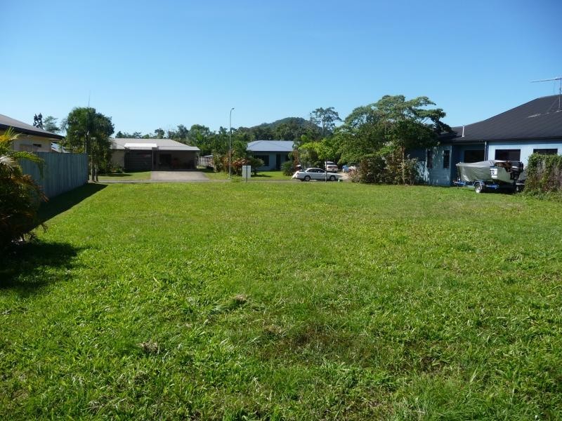 6 Satinash St, Mossman QLD 4873