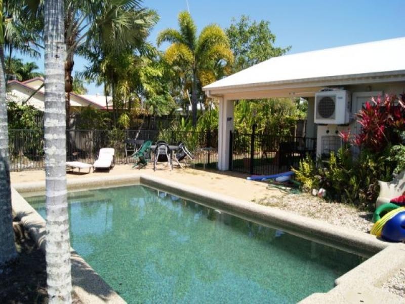 24 Brolga St, Port Douglas QLD 4877