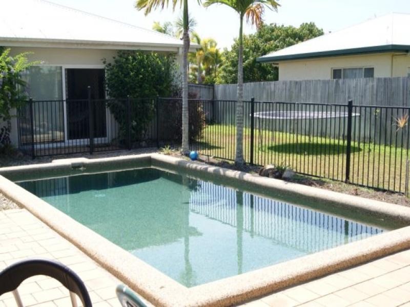 24 Brolga St, Port Douglas QLD 4877