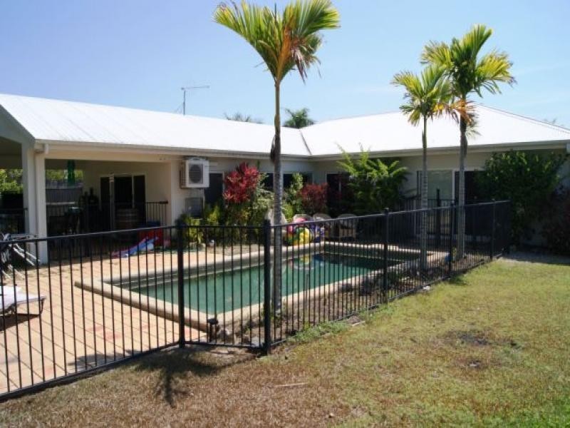 24 Brolga St, Port Douglas QLD 4877