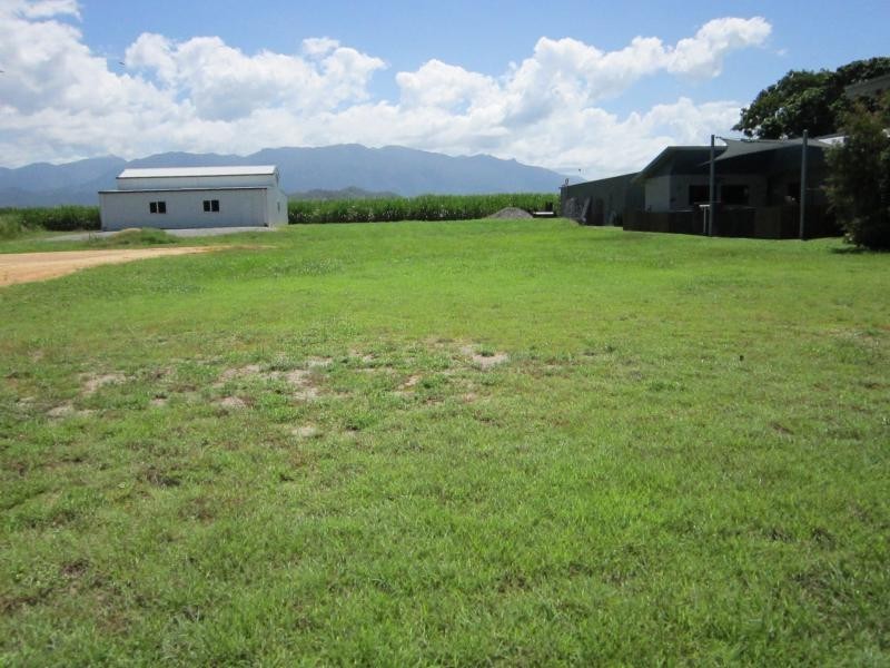 24 Marine Parade, Newell QLD 4873