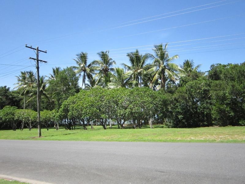 24 Marine Parade, Newell QLD 4873