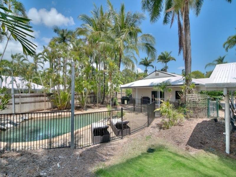 16 Endeavour Street, Port Douglas QLD 4877