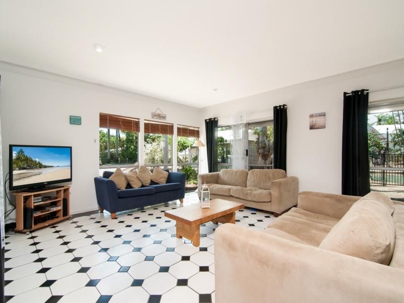 16 Endeavour Street, Port Douglas QLD 4877