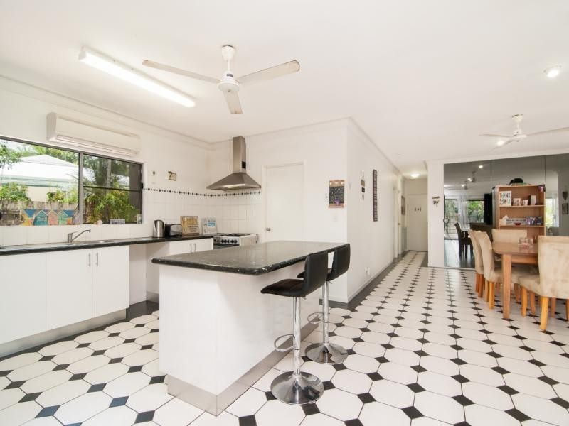 16 Endeavour Street, Port Douglas QLD 4877