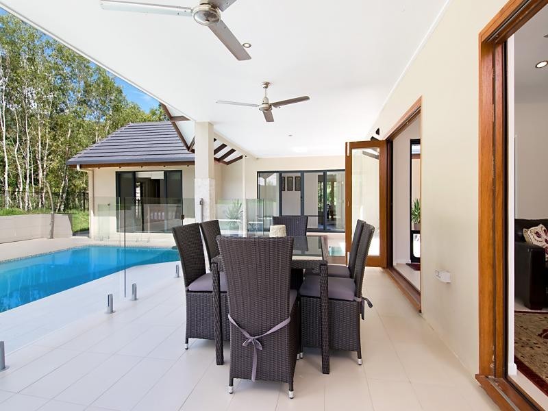 6 NANCY CLOSE, Oak Beach QLD 4877