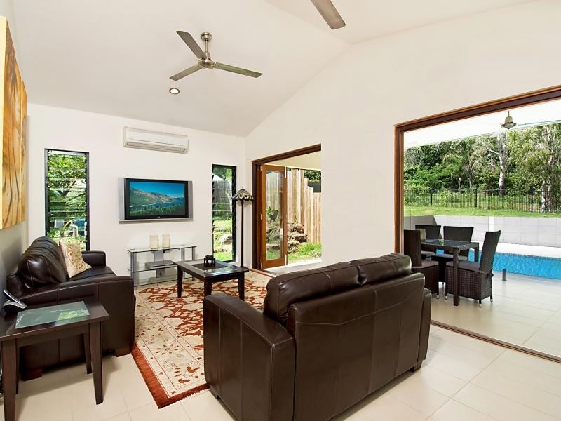 6 NANCY CLOSE, Oak Beach QLD 4877